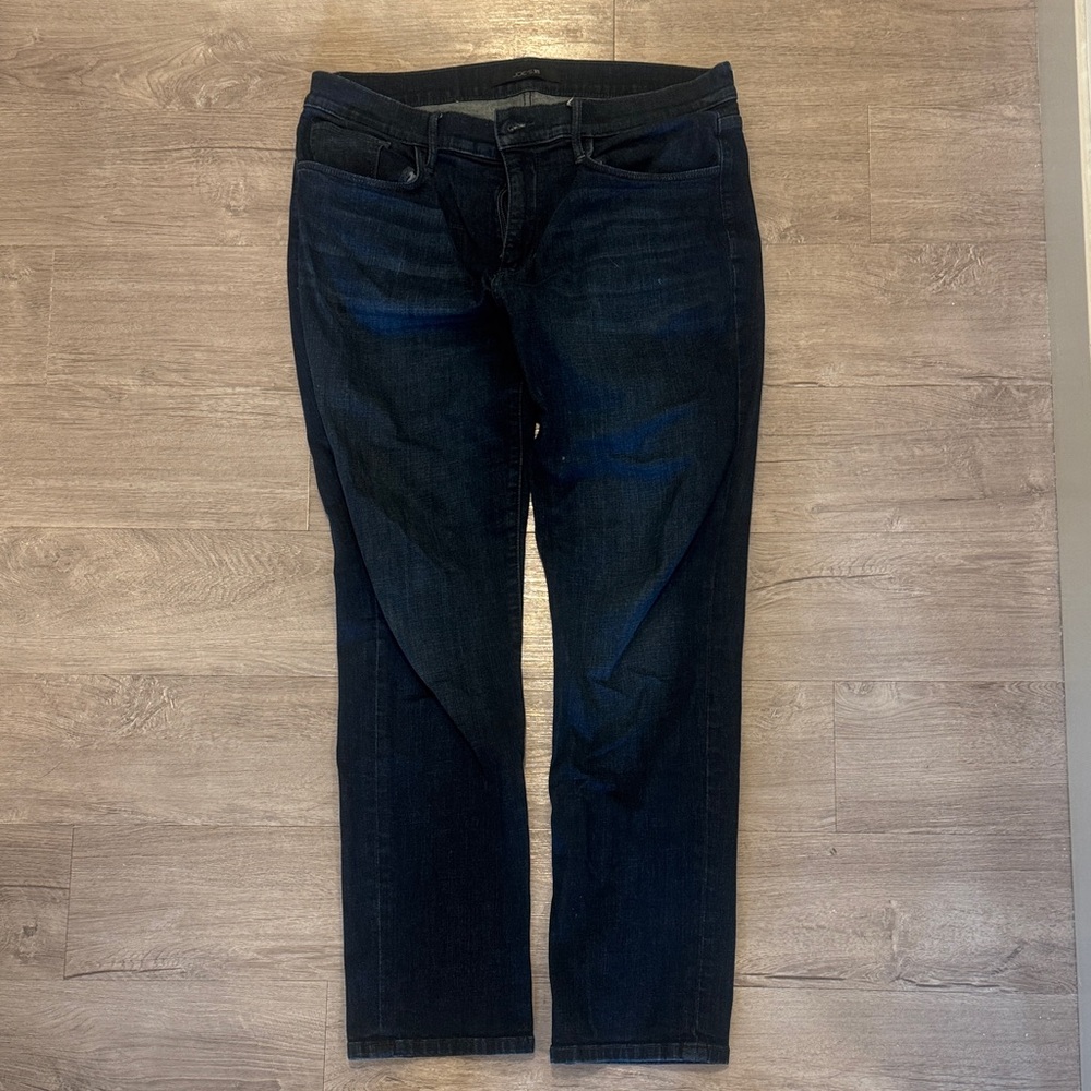 Joes denim straight fit jeans.  Size 34